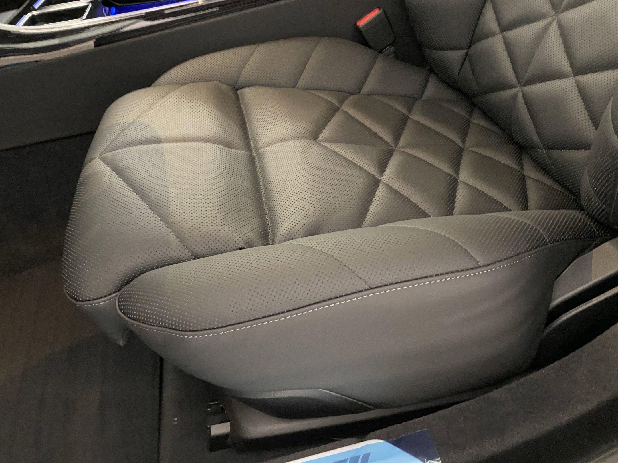 Used 2025 BMW 740i xDrive image 12