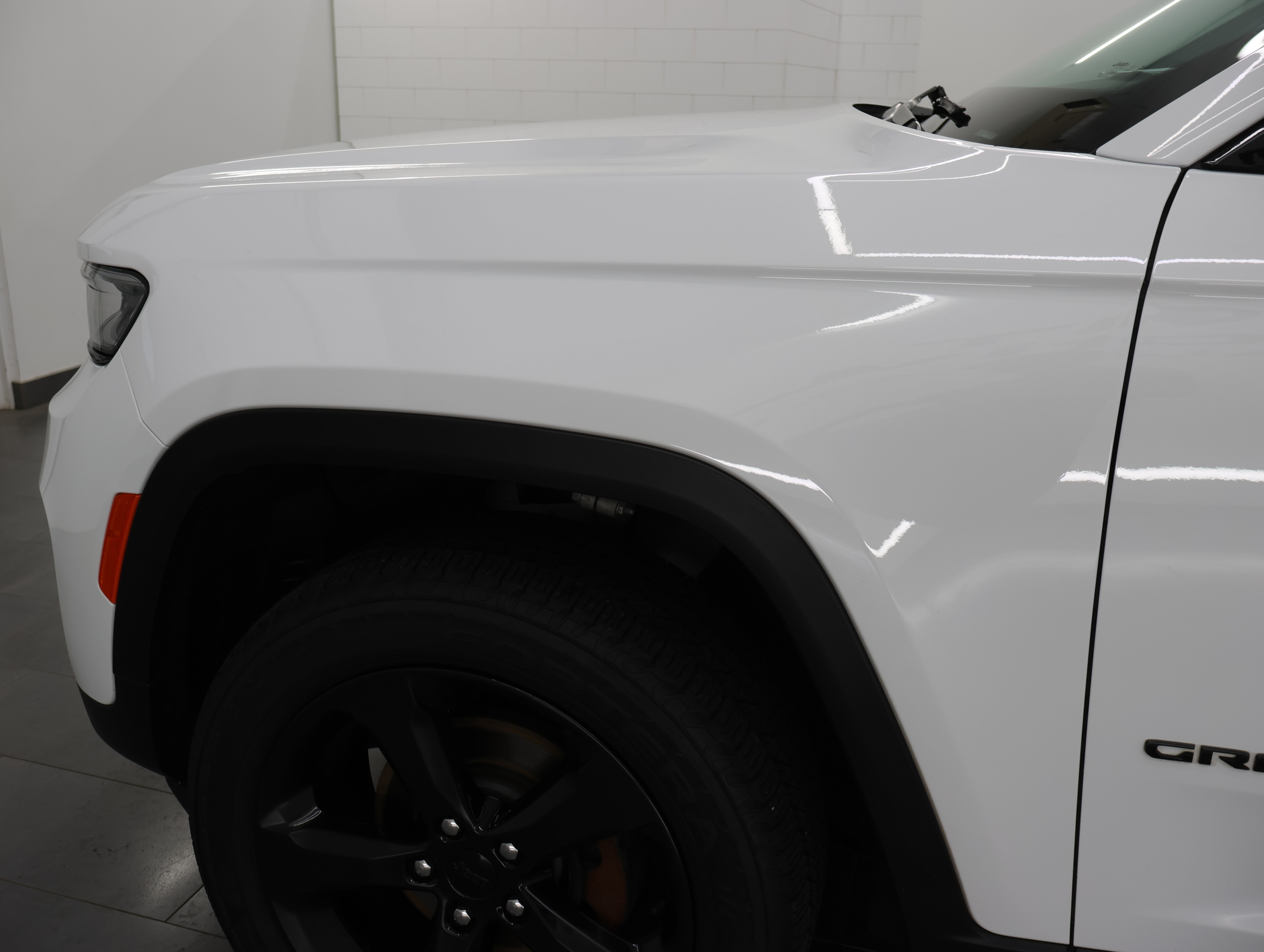 Used 2023 Jeep Grand Cherokee Altitude AWD/4WD image 34