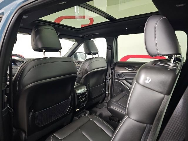 New 2026 Jeep Grand Cherokee L Limited image 12