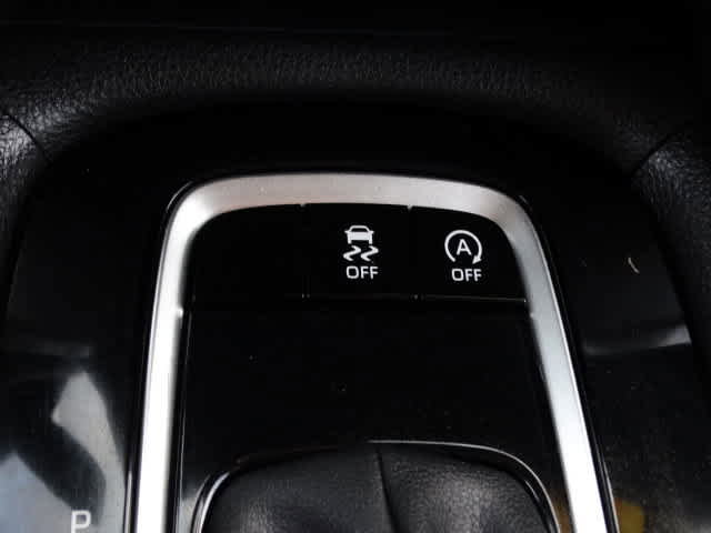 Certified 2023 Toyota Corolla Cross XLE image 33