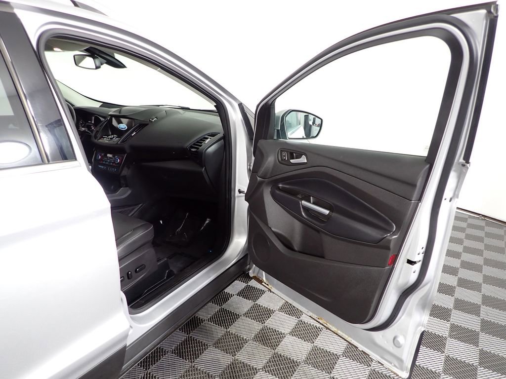 Used 2019 Ford Escape Titanium AWD/4WD image 44