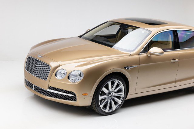 Used 2015 Bentley Flying Spur W12 image 25