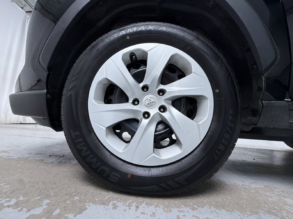 Certified 2024 Toyota RAV4 LE AWD/4WD image 15