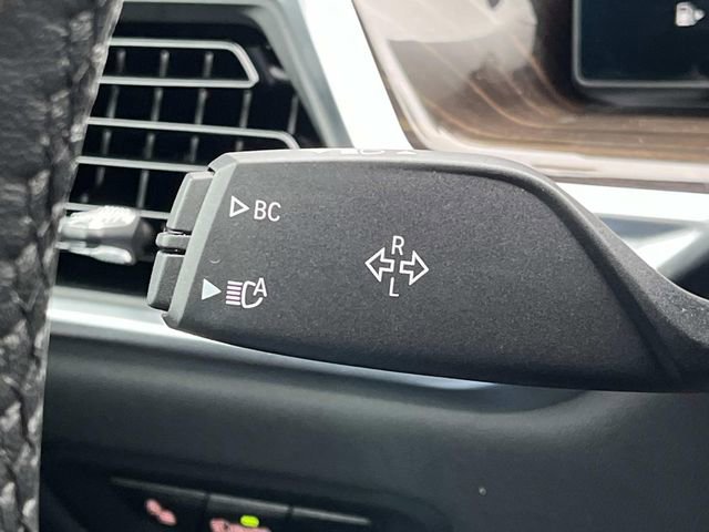 Used 2025 BMW X5 xDrive50e w/ Premium Package image 46