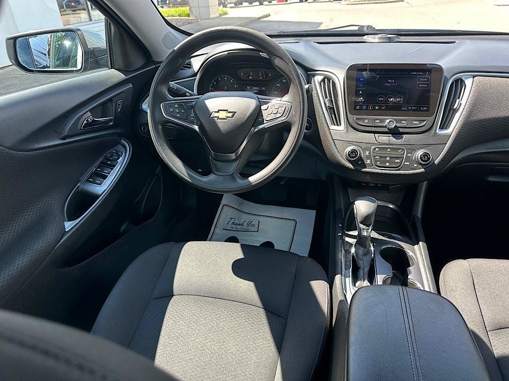 Used 2024 Chevrolet Malibu LT FWD image 17