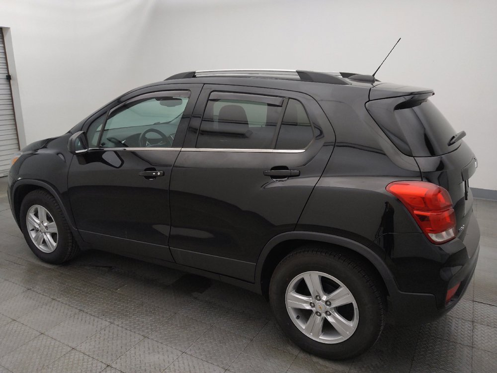 Used 2020 Chevrolet Trax LT w/ LT Convenience Package FWD image 3