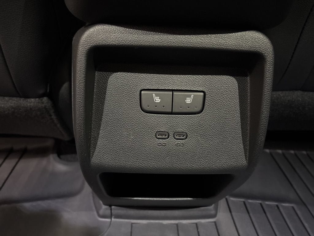 New 2026 Chevrolet Equinox EV LT w/ Convenience Package II AWD/4WD image 30