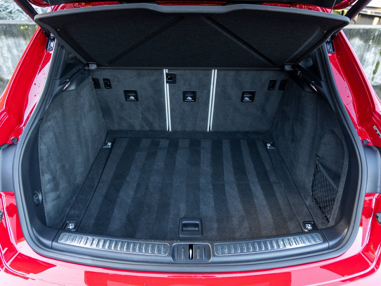 Certified 2024 Porsche Macan Turbo image 45