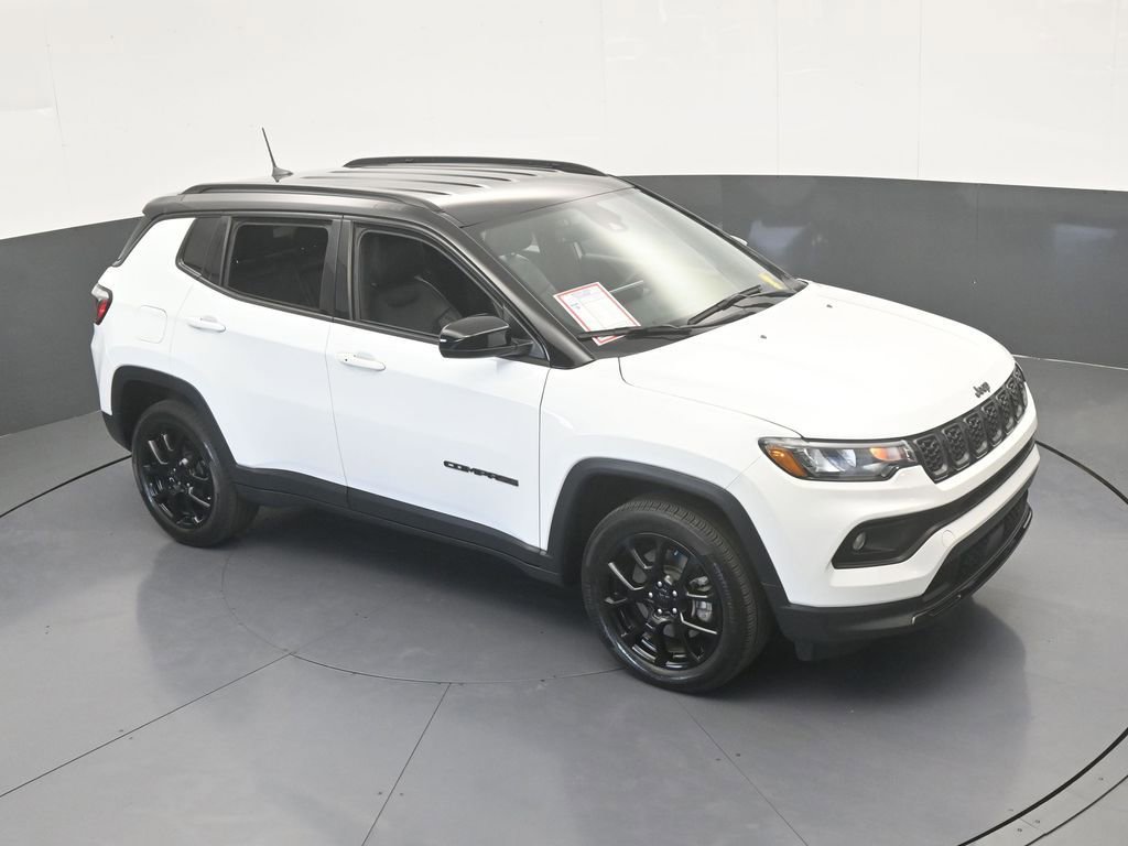 Used 2024 Jeep Compass Latitude w/ Convenience Group AWD/4WD image 50