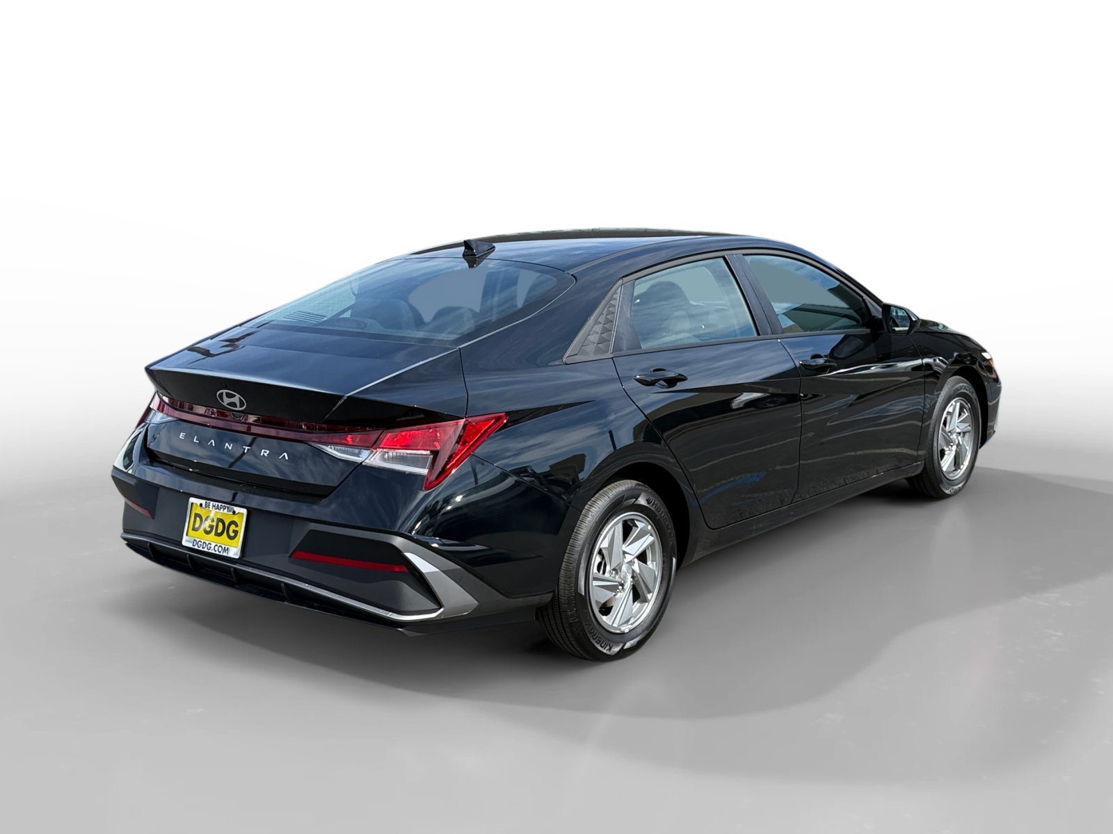 Certified 2026 Hyundai Elantra SE FWD image 5
