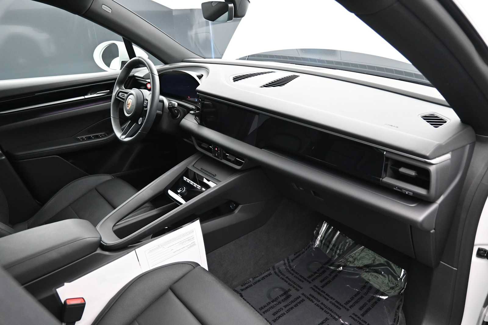 Certified 2025 Porsche Macan Electric RWD image 21