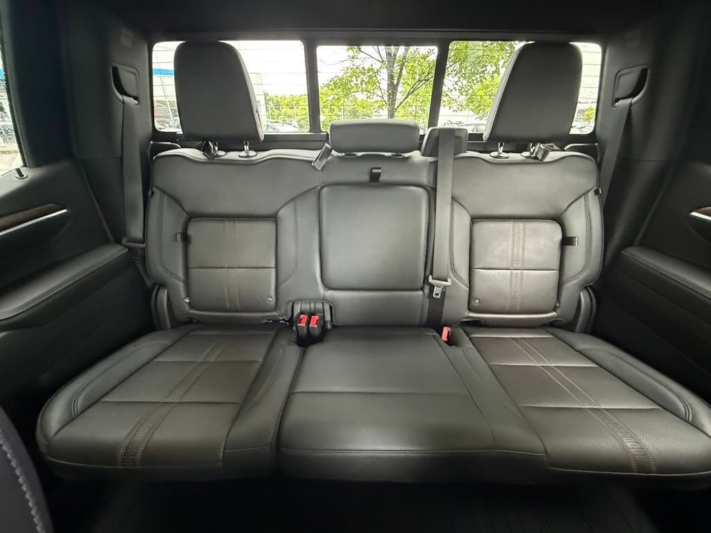 Used 2023 Chevrolet Silverado 1500 High Country w/ High Country Premium Package AWD/4WD image 33