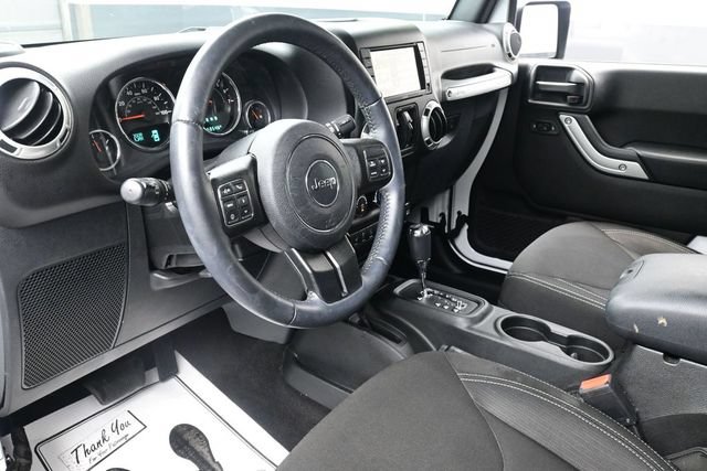Used 2016 Jeep Wrangler Unlimited Sahara w/ Connectivity Group AWD/4WD image 14