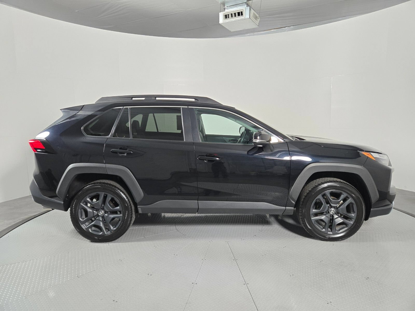 Used 2024 Toyota RAV4 Adventure AWD/4WD image 3