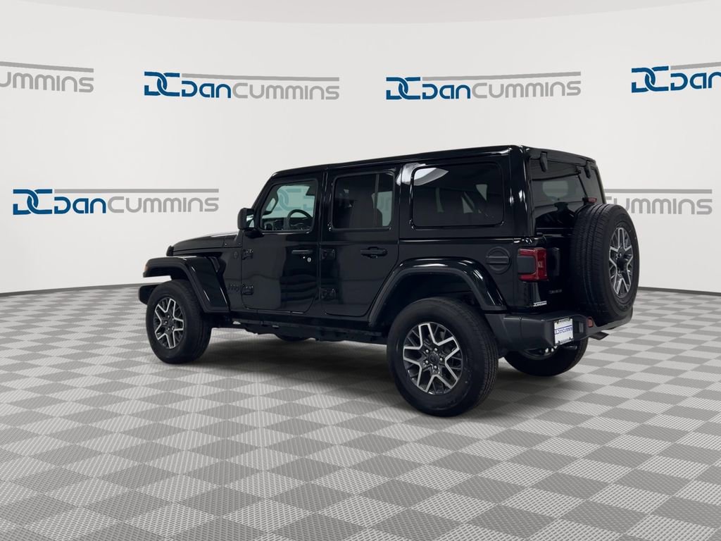 Used 2025 Jeep Wrangler Sahara image 6