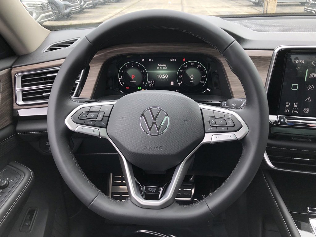 New 2025 Volkswagen Atlas SEL Premium R-Line image 18