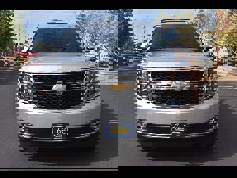 Used 2016 Chevrolet Suburban LT w/ Luxury Package RWD image 8