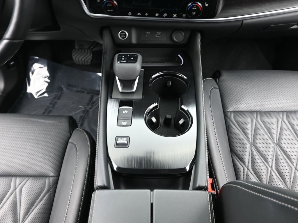 Used 2023 Nissan Rogue Platinum image 19