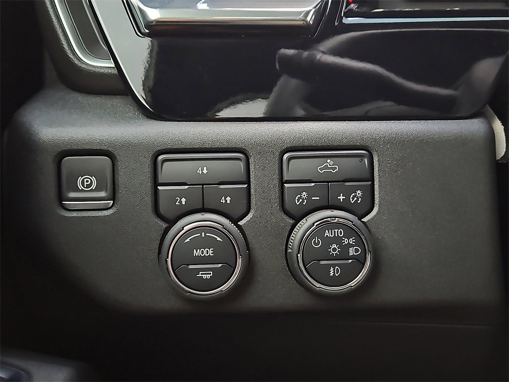 Used 2025 Chevrolet Silverado 2500 LT w/ Leather Package image 25