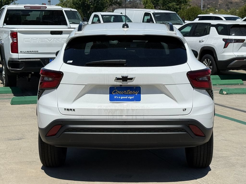 New 2026 Chevrolet Trax LT w/ Driver Confidence Package FWD image 6