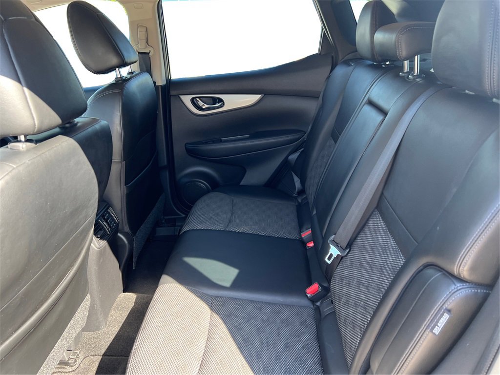 Used 2020 Nissan Rogue Sport SV w/ Technology Package image 10