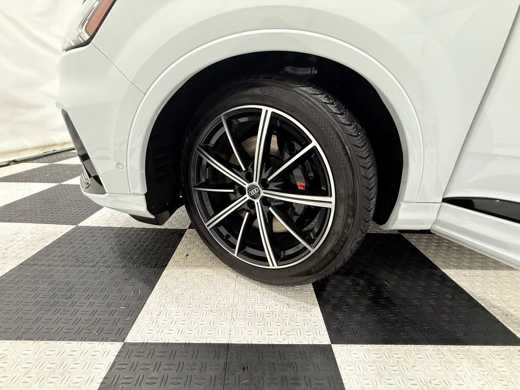 Used 2021 Audi SQ7 Premium Plus w/ Driver Assistance Package image 11