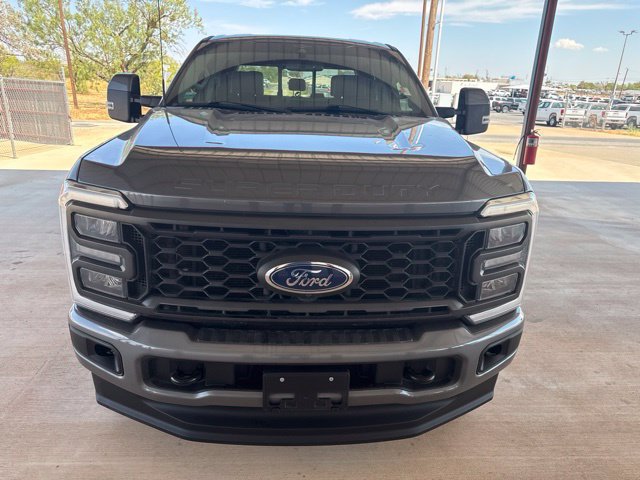 Used 2023 Ford F250 Lariat w/ Sport Appearance Package AWD/4WD image 2