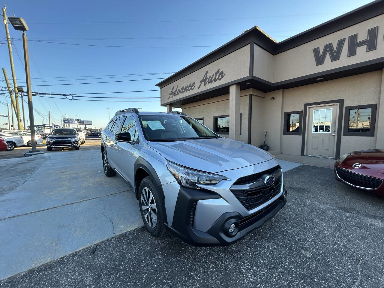 Used 2025 Subaru Outback Premium image 2
