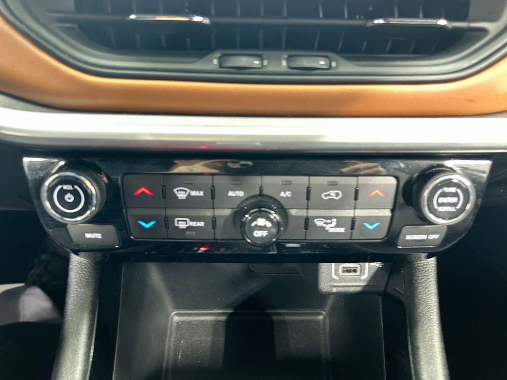 Used 2024 Jeep Compass Limited w/ Elite Group image 17