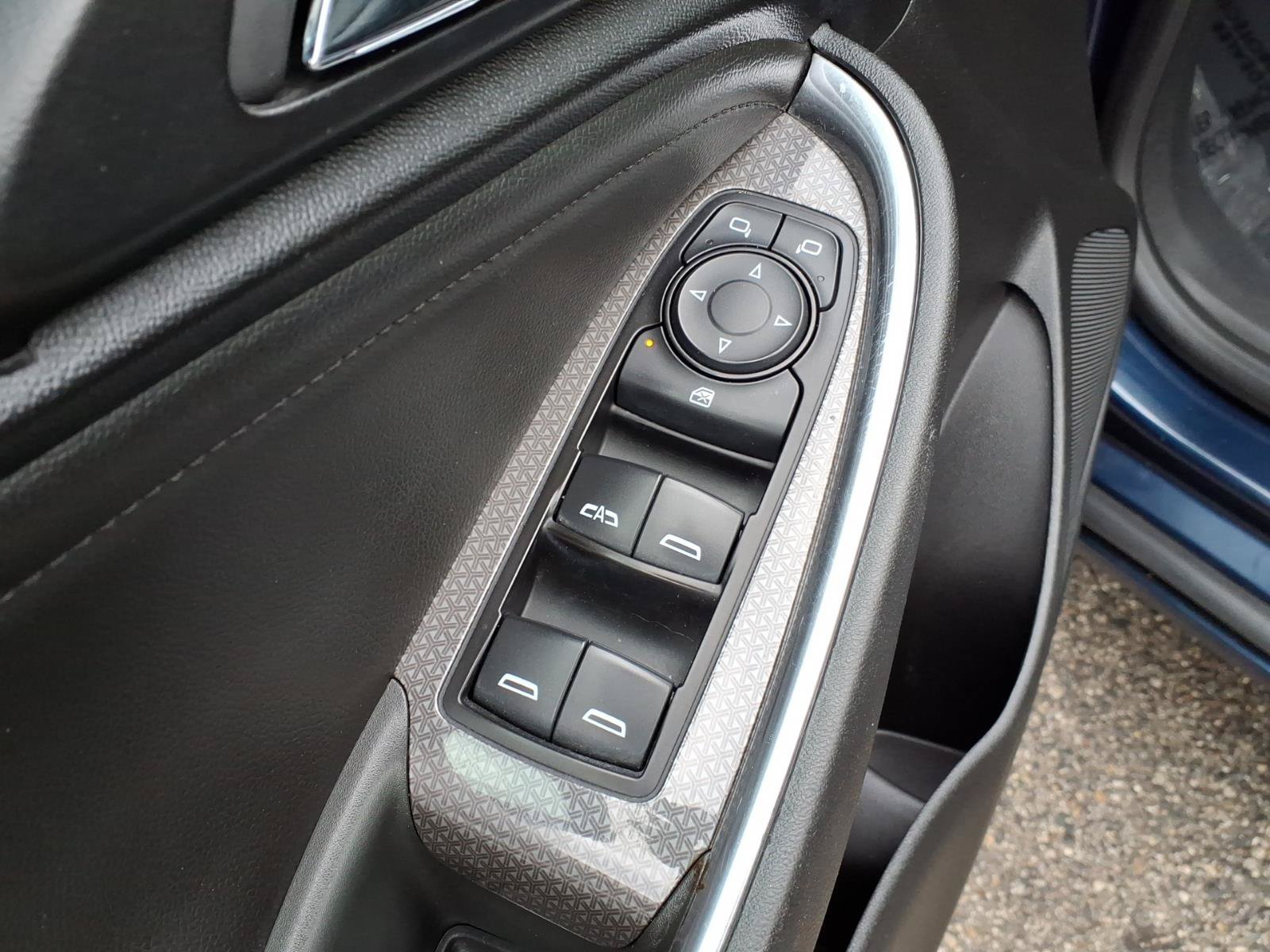 Used 2019 Chevrolet Malibu LT w/ Leather Package FWD image 10