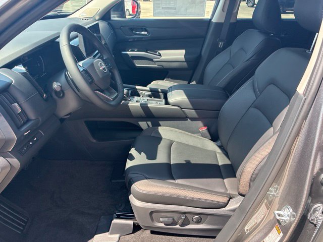 New 2026 Nissan Pathfinder SL w/ SL Premium Package FWD image 9