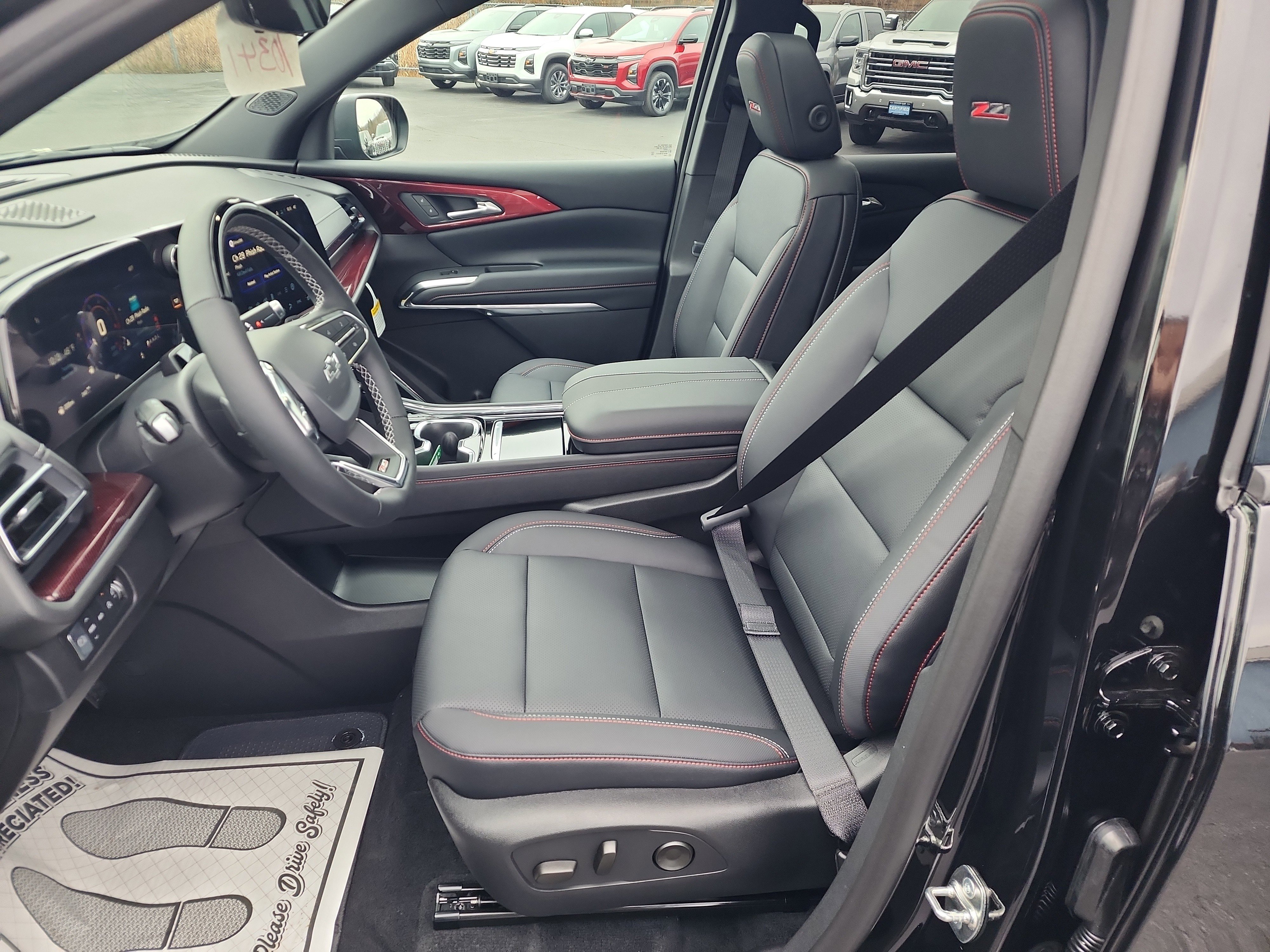 New 2026 Chevrolet Traverse Z71 w/ Enhanced Driving Package AWD/4WD image 14