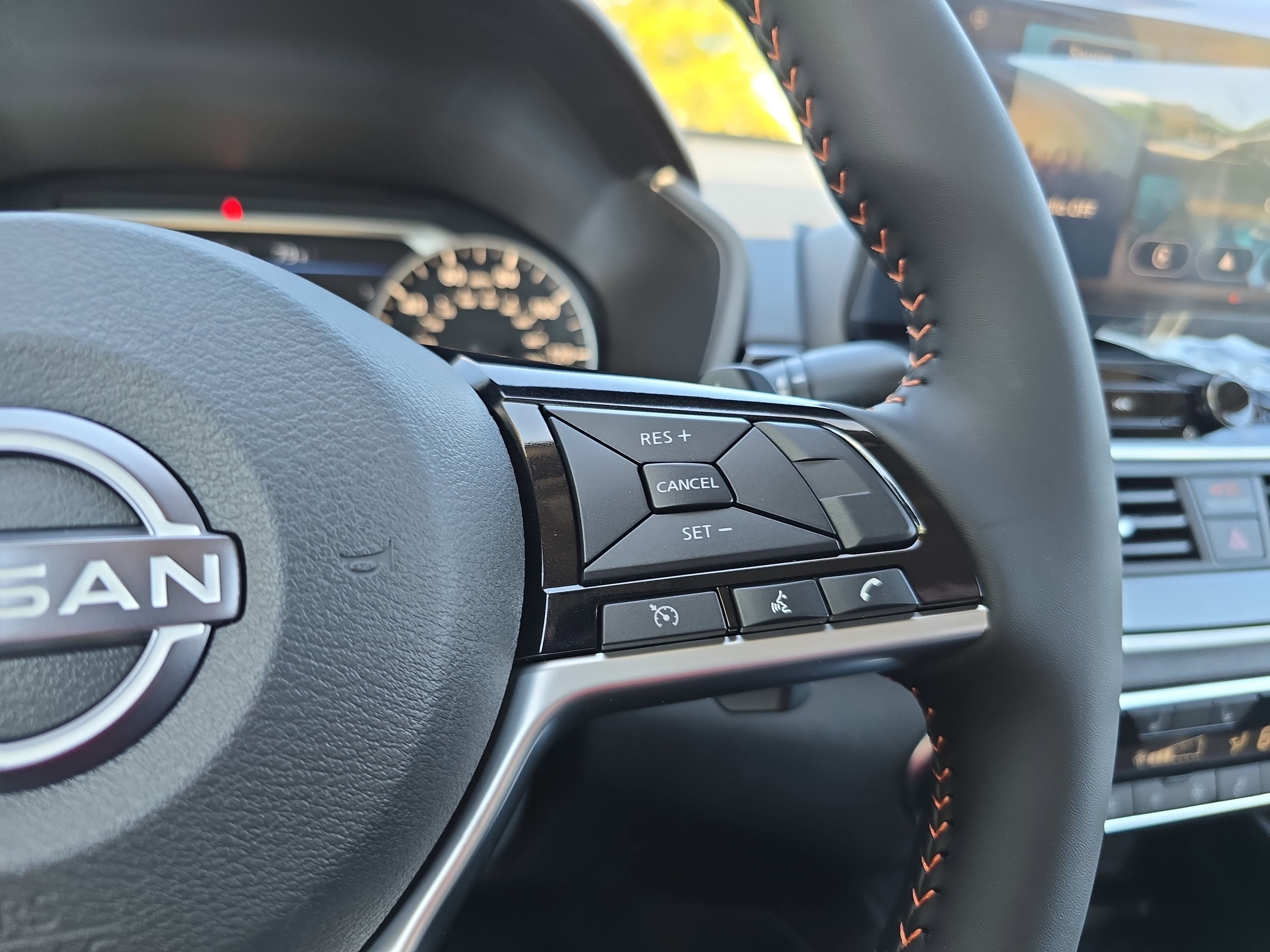 New 2025 Nissan Altima 2.5 SR w/ SR Premium Package FWD image 17