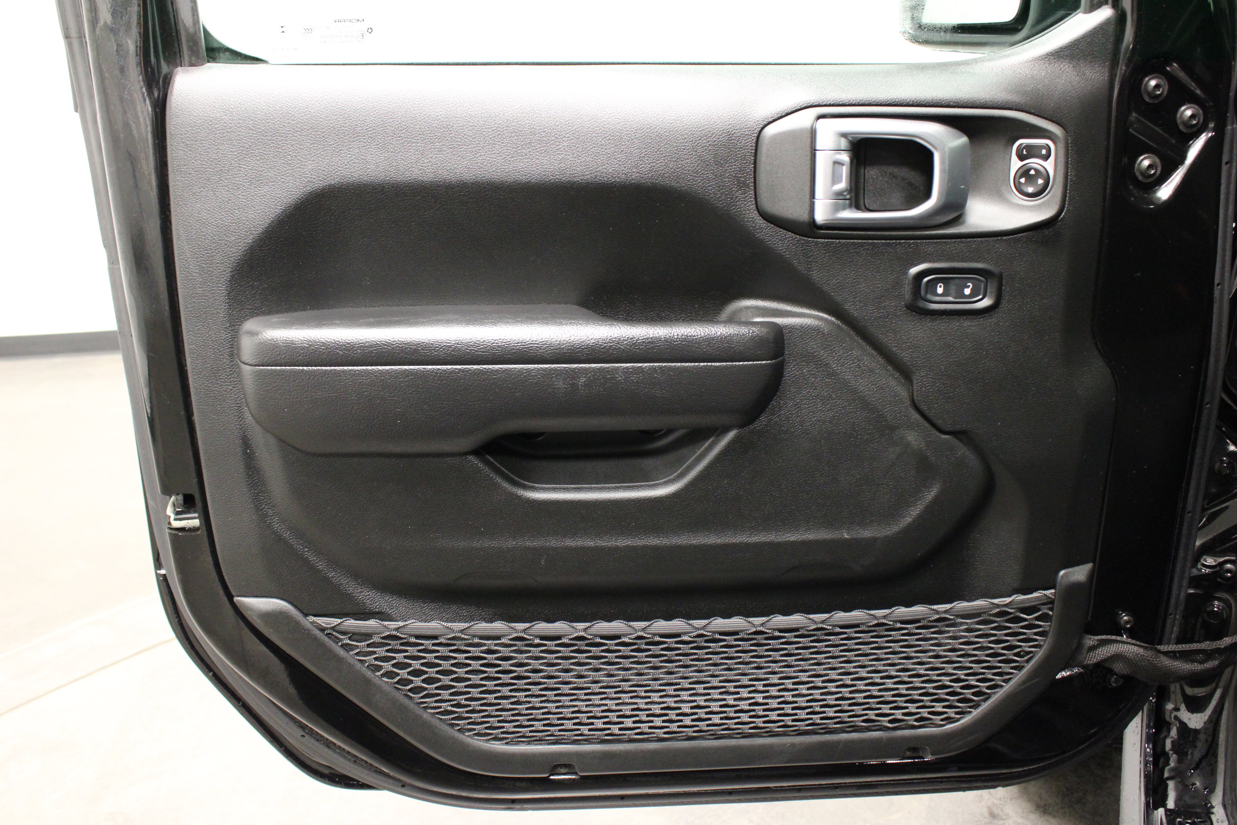 Used 2023 Jeep Wrangler Unlimited w/ 8.4" Radio Group image 11