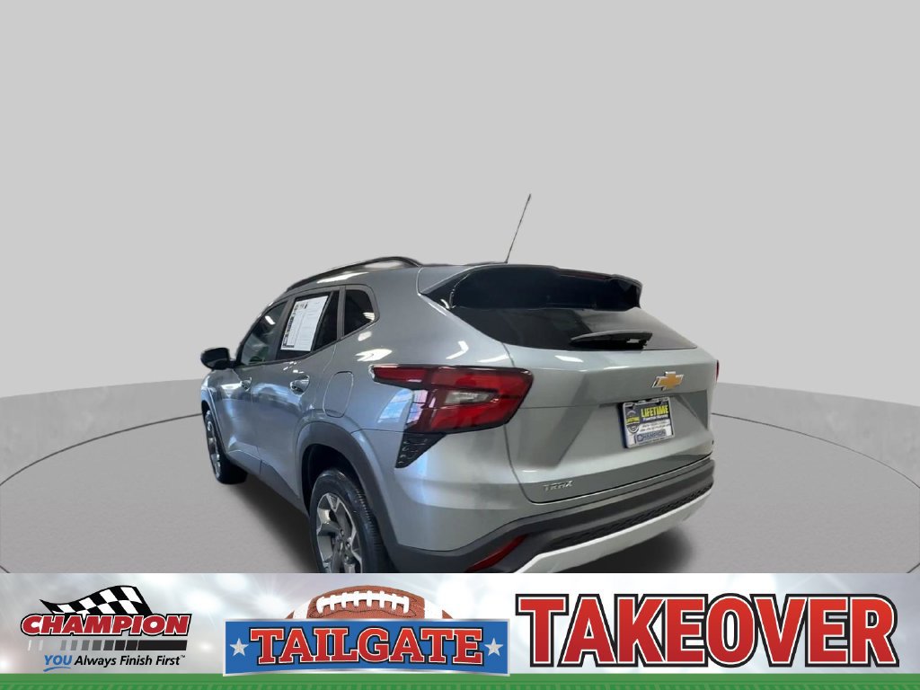 Certified 2024 Chevrolet Trax LT FWD image 9