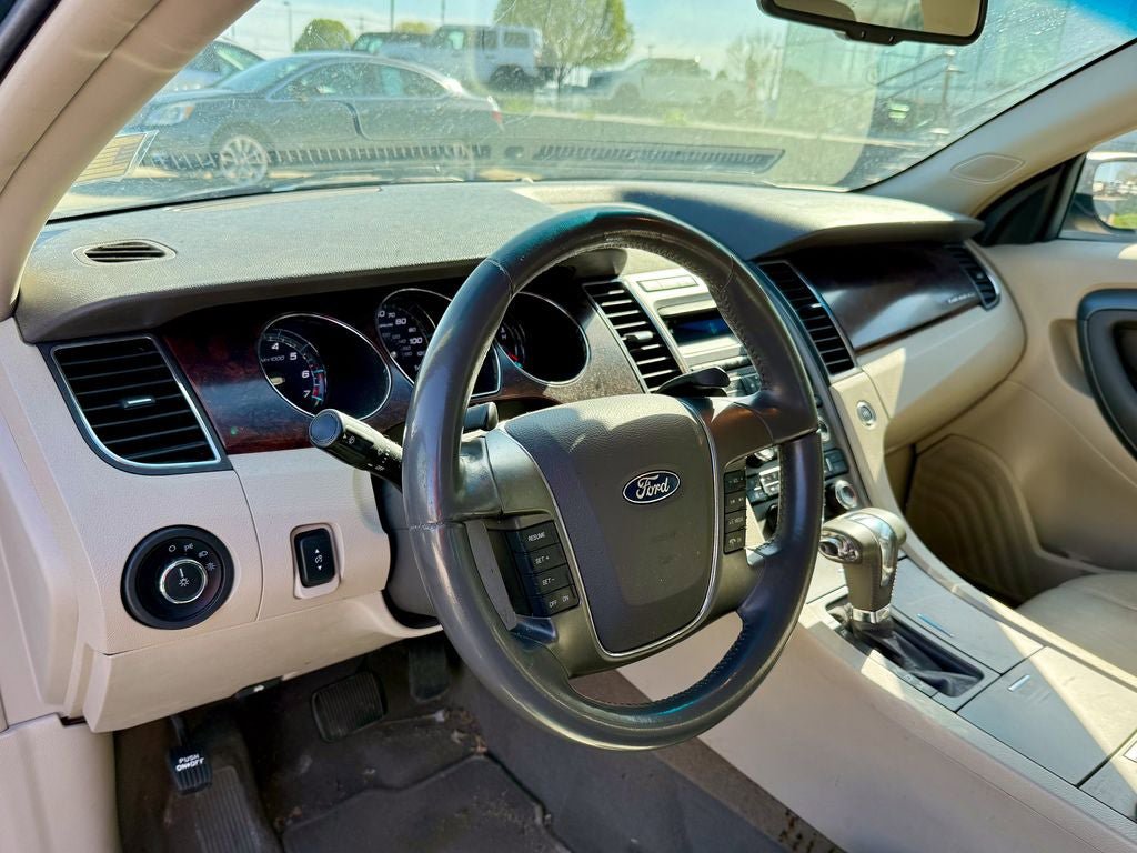 Used 2010 Ford Taurus SEL FWD image 9