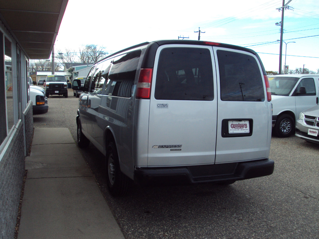 Used 2016 Chevrolet Express 2500 LS image 5