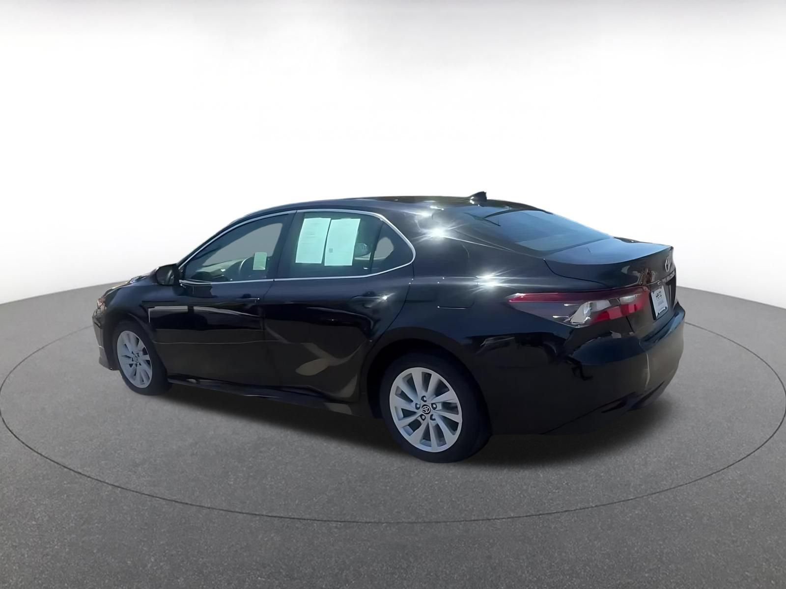 Used 2023 Toyota Camry LE FWD image 10
