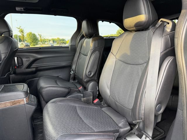 Certified 2025 Toyota Sienna Platinum AWD/4WD image 15