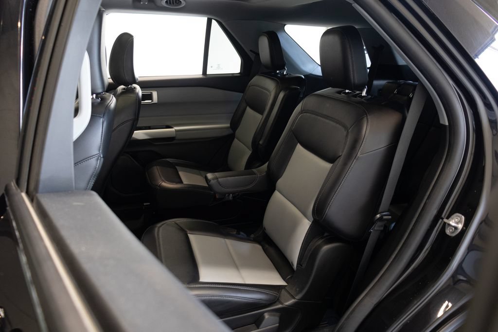 Used 2024 Ford Explorer XLT w/ Equipment Group 202A AWD/4WD image 20