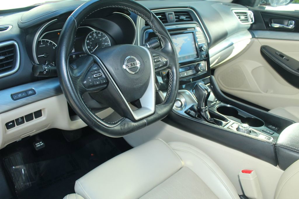 Used 2017 Nissan Maxima 3.5 SV w/ Interior Lighting Package image 14