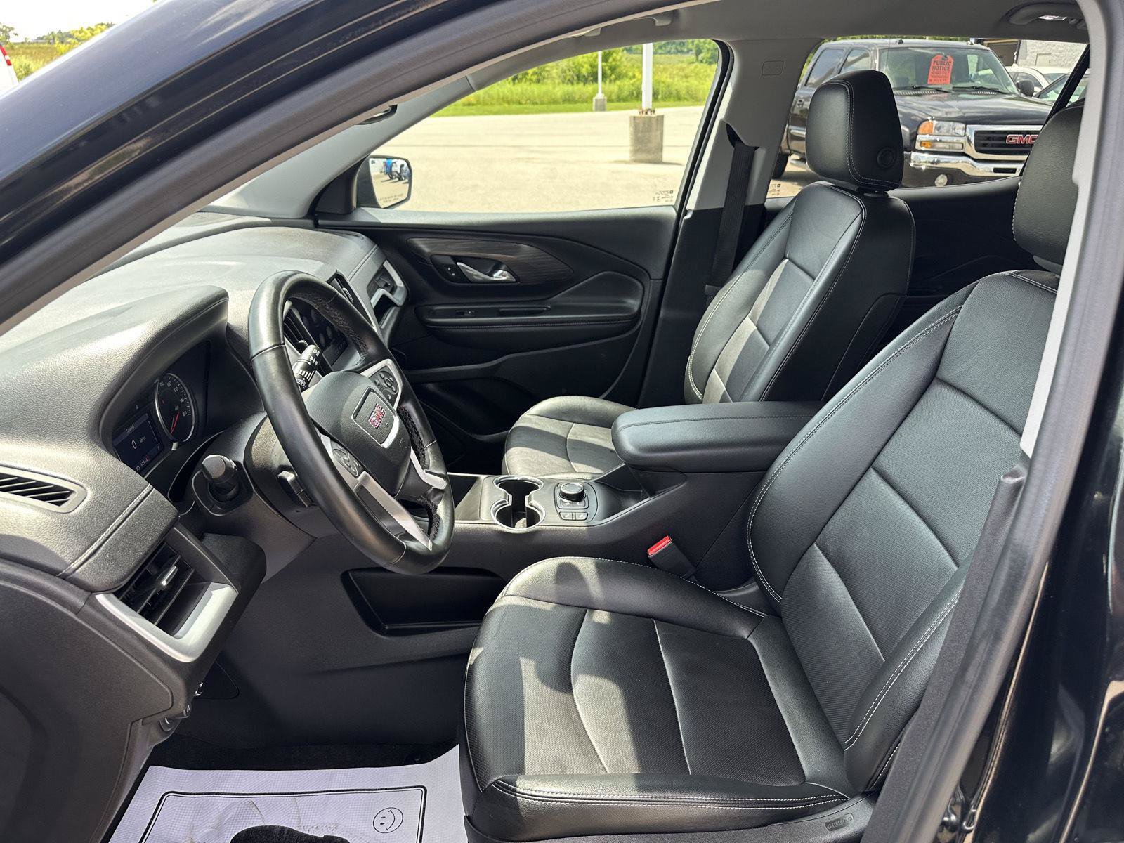 Used 2024 GMC Terrain SLT AWD/4WD image 20