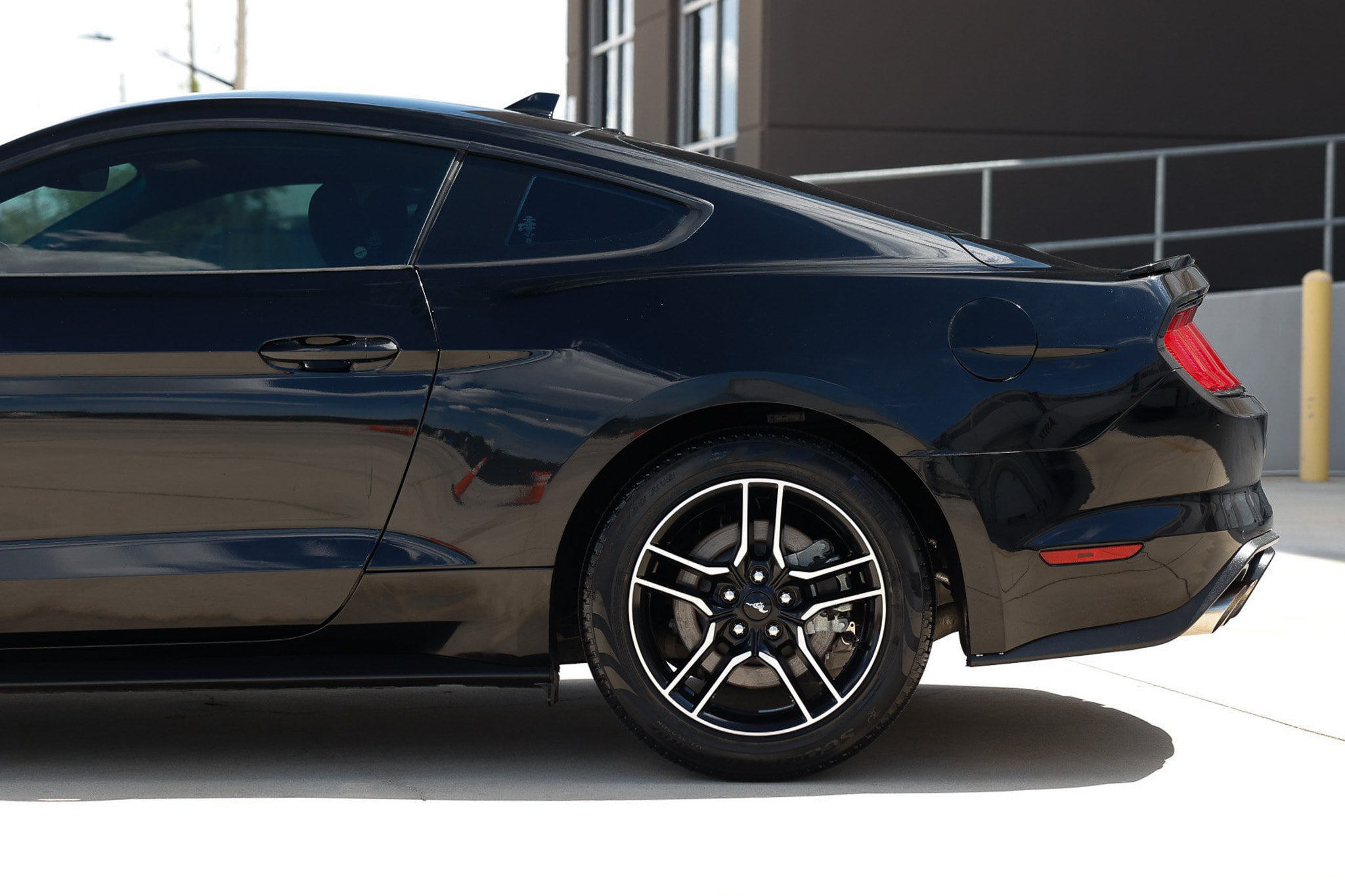 Used 2021 Ford Mustang GT w/ Equipment Group 301A RWD image 28