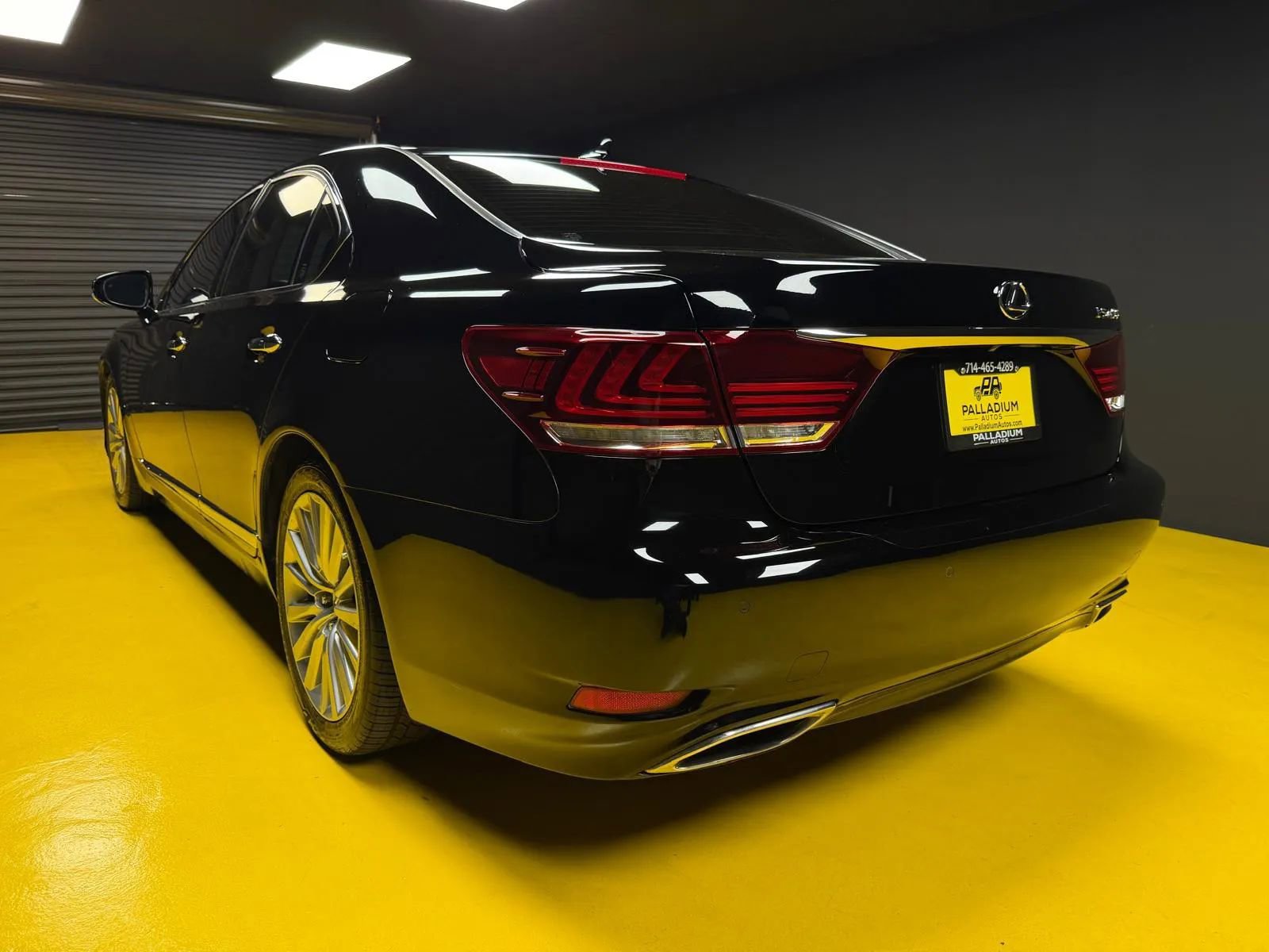 Used 2013 Lexus LS 460 w/ Comfort Pkg image 5