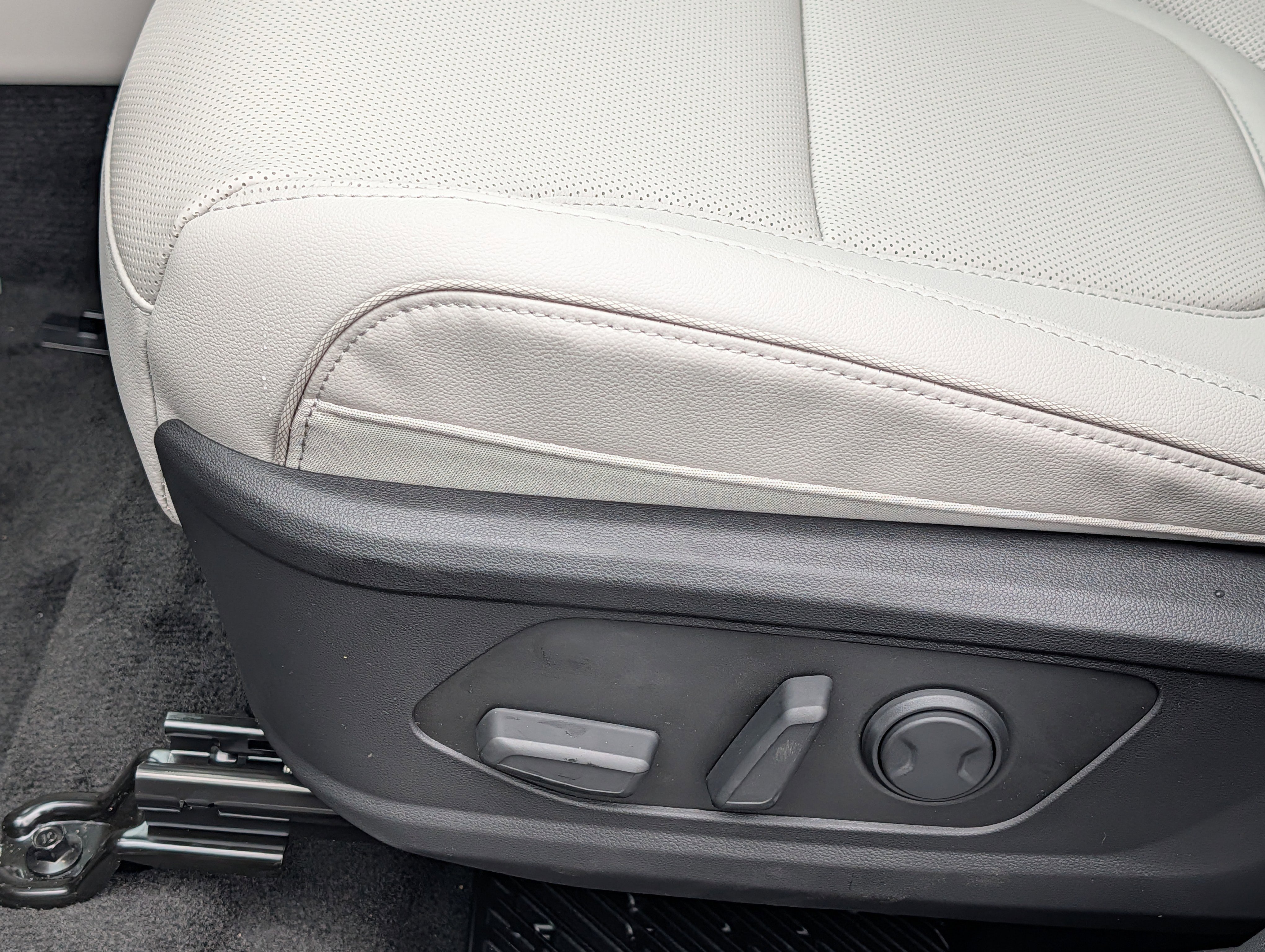 New 2026 Hyundai Tucson Limited image 32