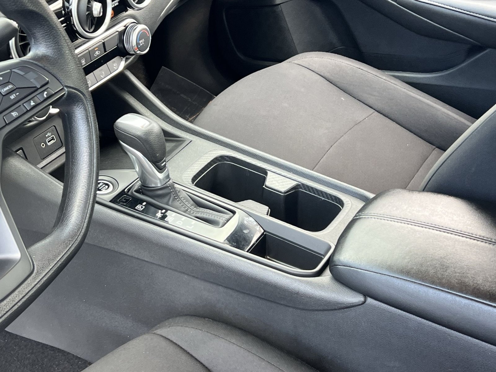 Used 2025 Nissan Sentra S FWD image 38