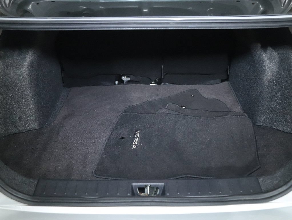Used 2025 Nissan Versa SV FWD image 29