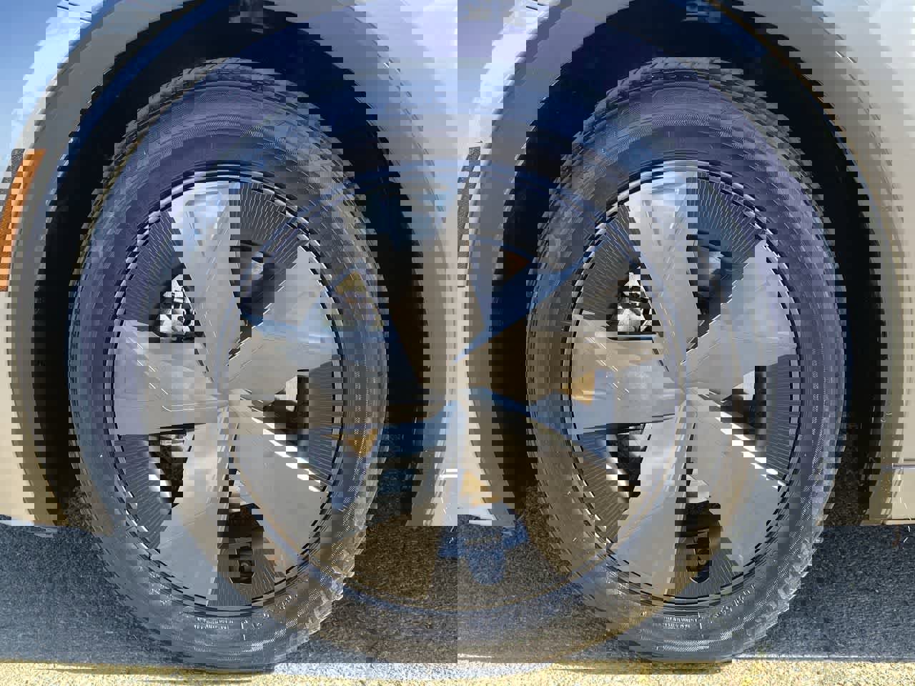 Used 2024 Toyota Prius Prime SE image 10