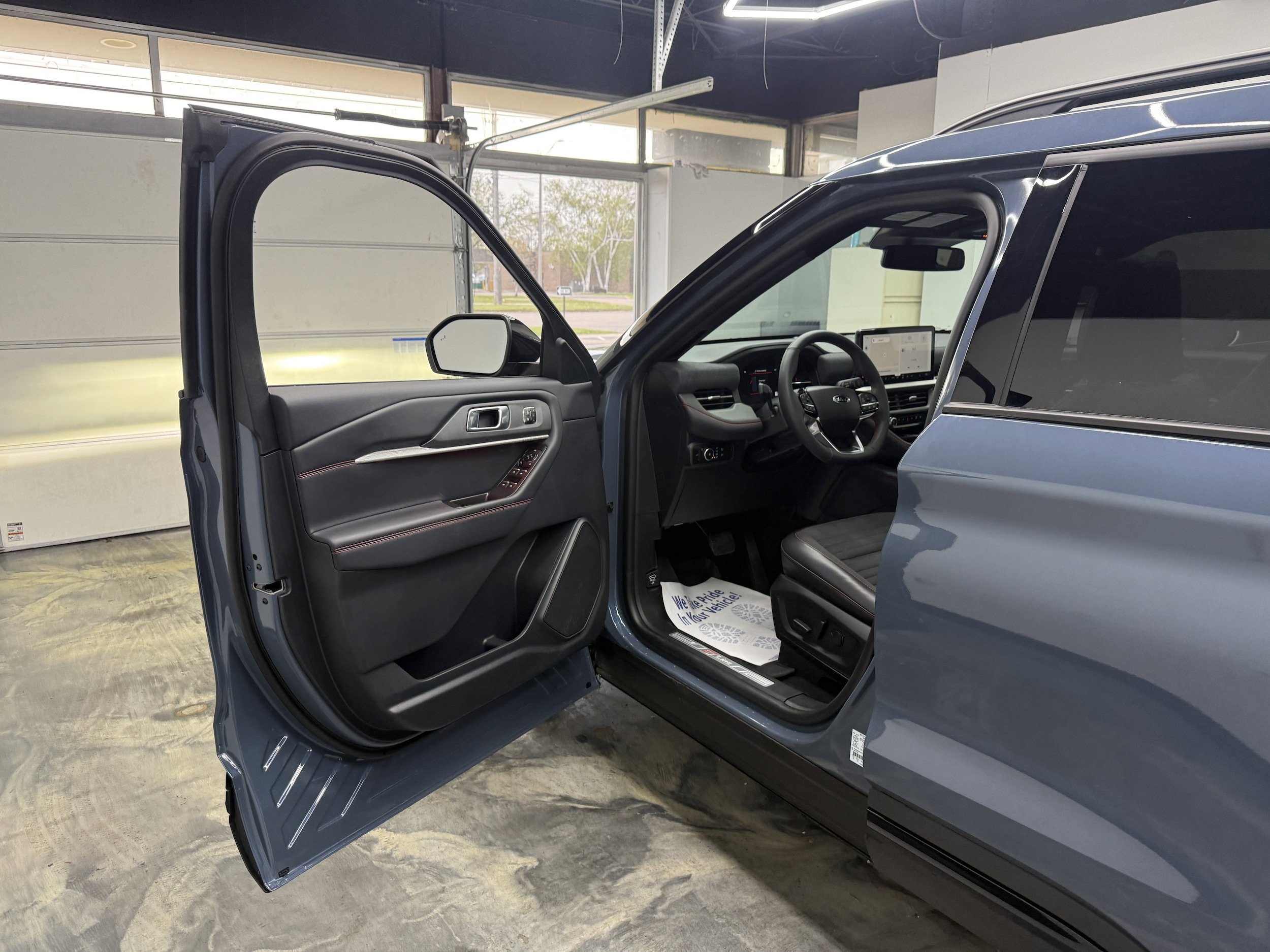 Used 2026 Ford Explorer ST-Line w/ ST-Line Street Pack AWD/4WD image 9