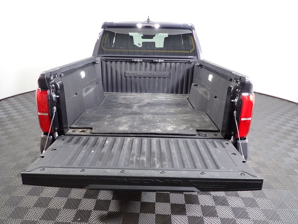 Used 2025 Toyota Tacoma TRD Sport AWD/4WD image 16